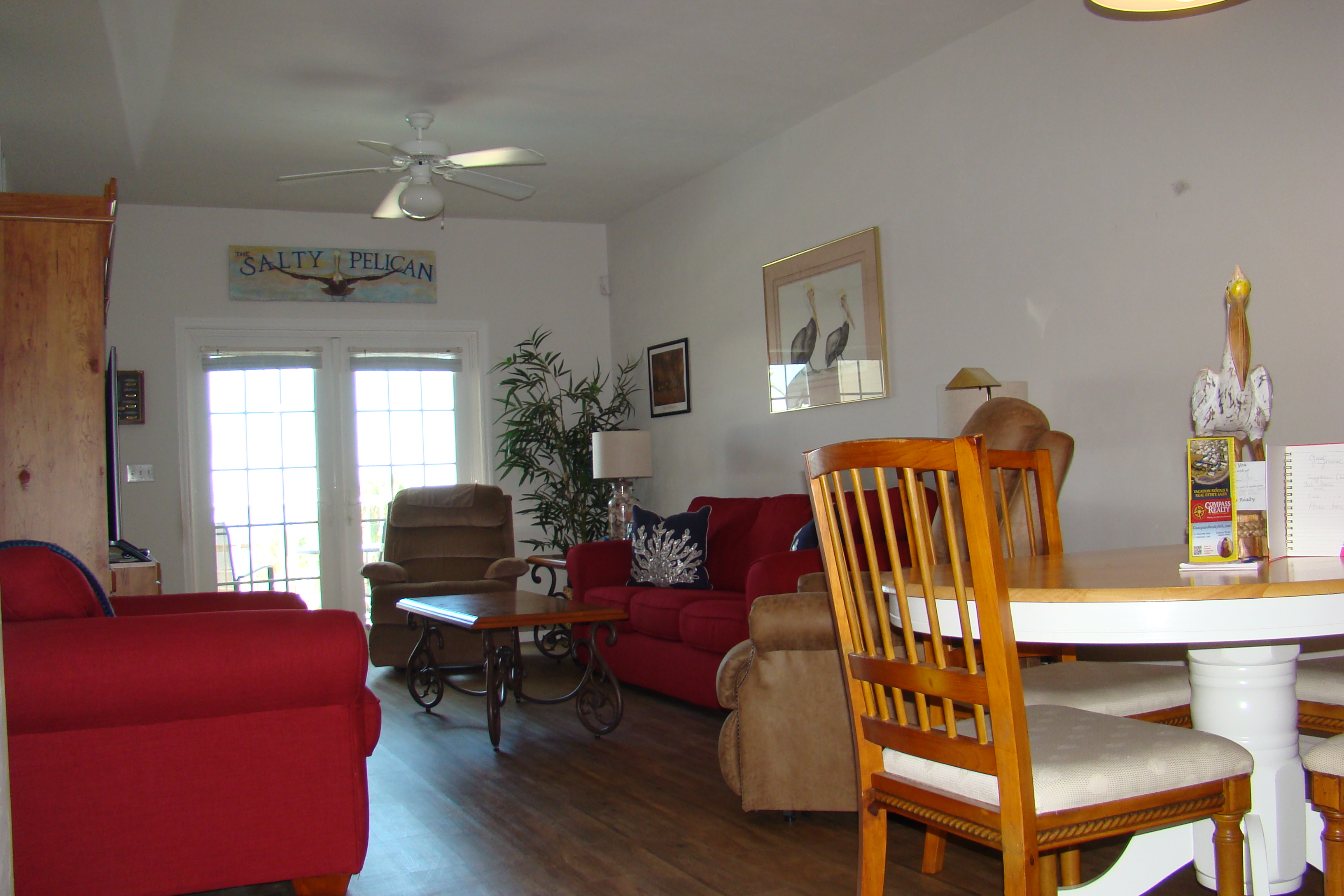 Living Area and Dinette View - Florida Vacation Rentals - Horseshoe Beach Real Estate - Tammy Bryan